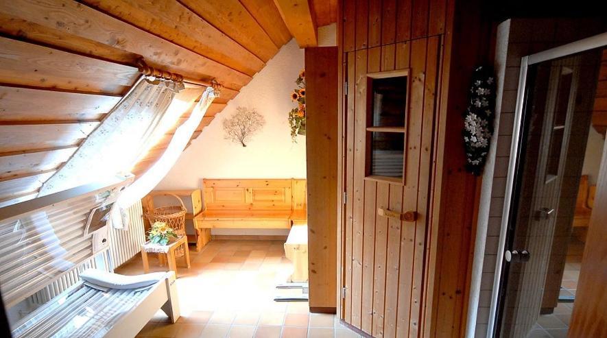 C4 Albmatte-Fewo Sauna, Hallenbad Aussenbecken Massagen Nebenan Menzenschwand-Hinterdorf Exteriör bild